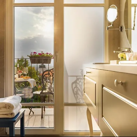 호텔 Gallery 37 Powered By Aston 플로브디프