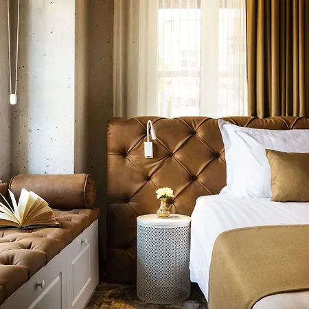 Gallery 37 Powered By Aston