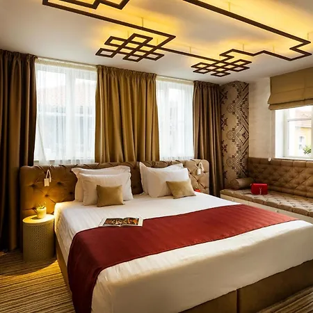 Art Boutique Hotel Gallery 37 Plovdiv - Superb Location In The Old Town Хотел