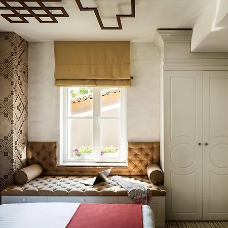 Art Boutique Hotel Gallery 37 Plovdiv - Superb Location In The Old Town