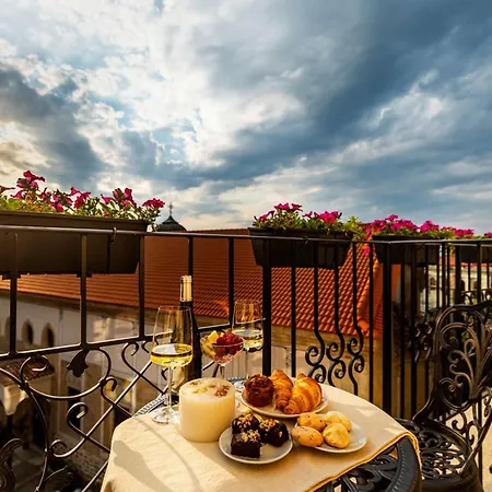 Art Boutique Hotel Gallery 37 Plovdiv - Superb Location In The Old Town