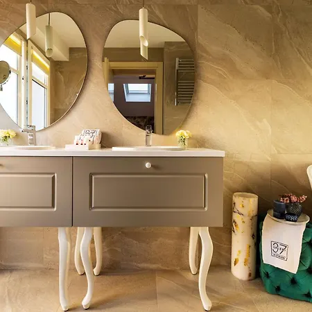 Хотел Art Boutique Hotel Gallery 37 Plovdiv - Superb Location In The Old Town 5*