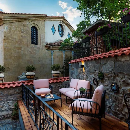 Art Boutique Hotel Gallery 37 Plovdiv - Superb Location In The Old Town