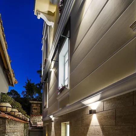 Art Boutique Hotel Gallery 37 Plovdiv - Superb Location In The Old Town