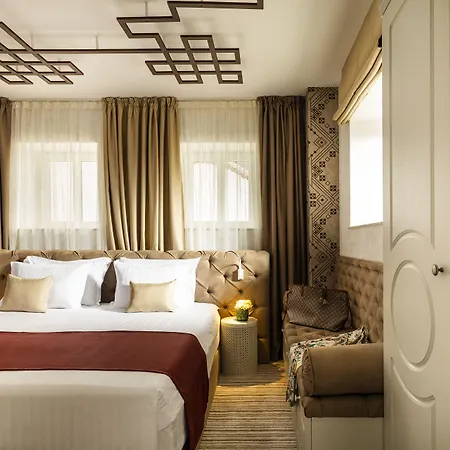 Art Boutique Hotel Gallery 37 Plovdiv - Superb Location In The Old Town 5* بلوفديف