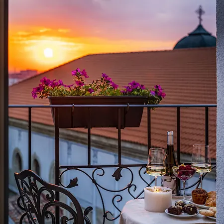 Art Boutique Hotel Gallery 37 Plovdiv - Superb Location In The Old Town 5* بلوفديف
