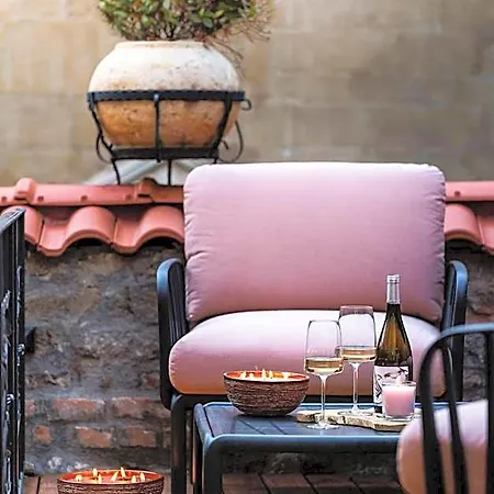 Hotel Art Boutique Gallery 37 - Superb Location In The Old Town 5*