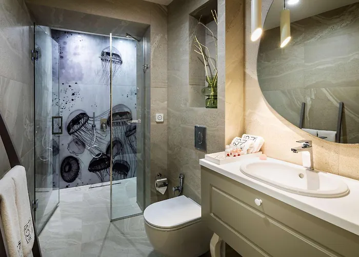 Gallery 37 Powered By Aston Hotel 5*