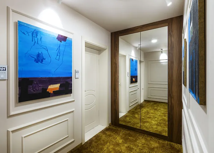 Gallery 37 Powered By Aston 5*