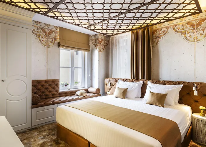 Gallery 37 Powered By Aston Hotel 5*