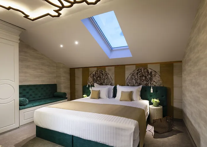 Hotel Gallery 37 Powered By Aston 5*